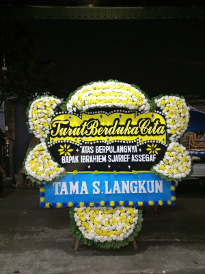 Papan Bunga Duka di Batu Teritip